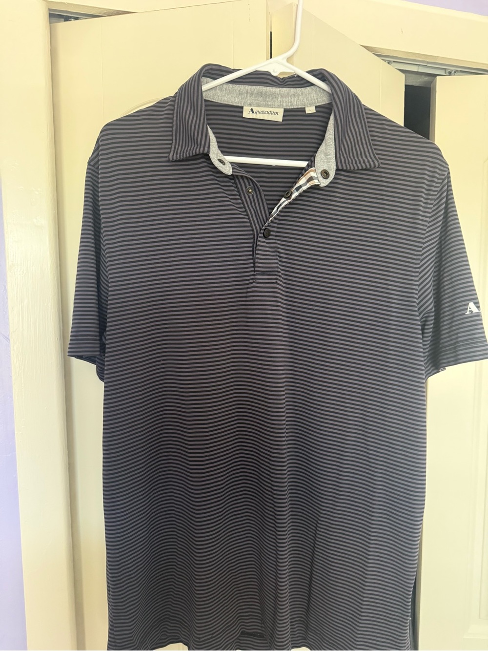 Aquascutum London EUC Men’s Navy and Gray Striped Polo